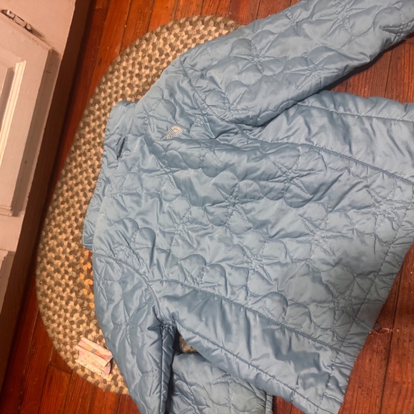 The North Face light puffer jacket size 7-8 girls - Picture 6 of 7